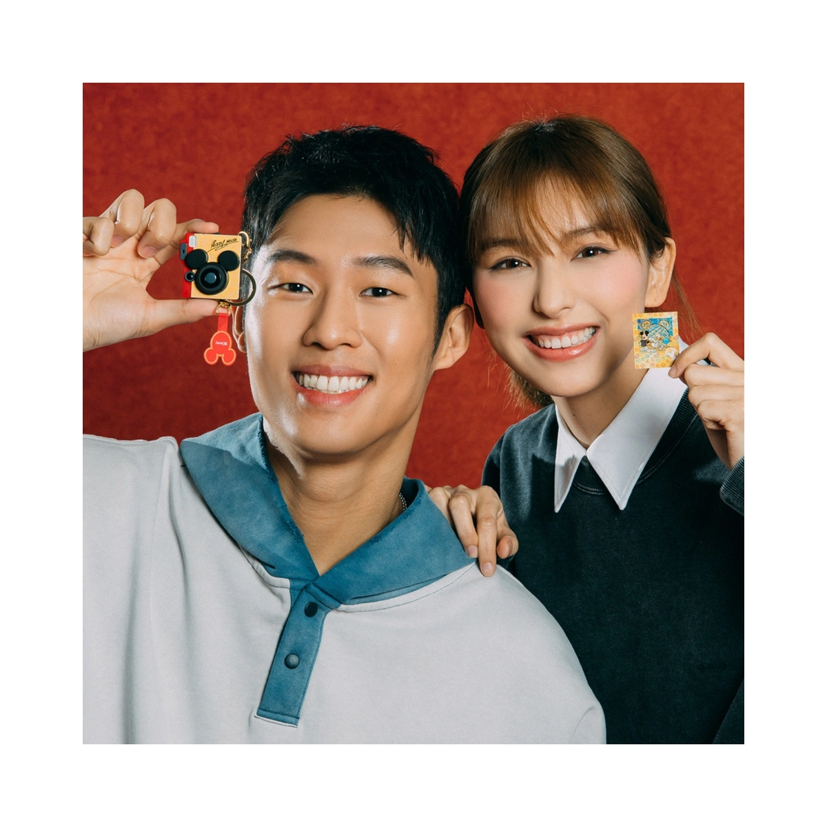 「Mickey and Friends」999.9黃金工藝精品金卡盲盒 (8款不重複)