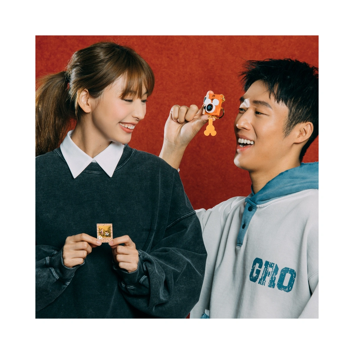 「Mickey and Friends」999.9黃金工藝精品金卡盲盒 (8款不重複)