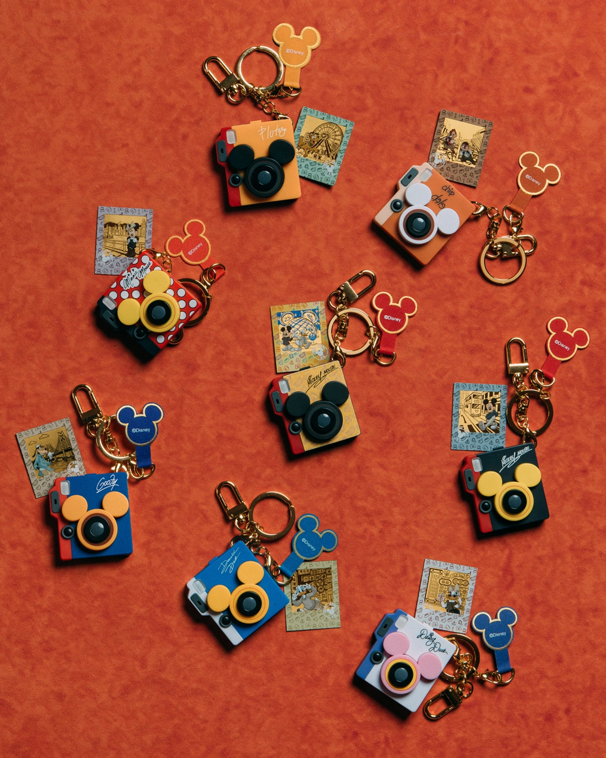 「Mickey and Friends」999.9黃金工藝精品金卡盲盒 (隨機1款)