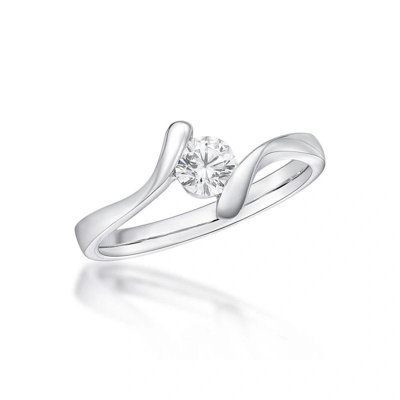 18K/750白色黃金鑲天然鑽石戒指