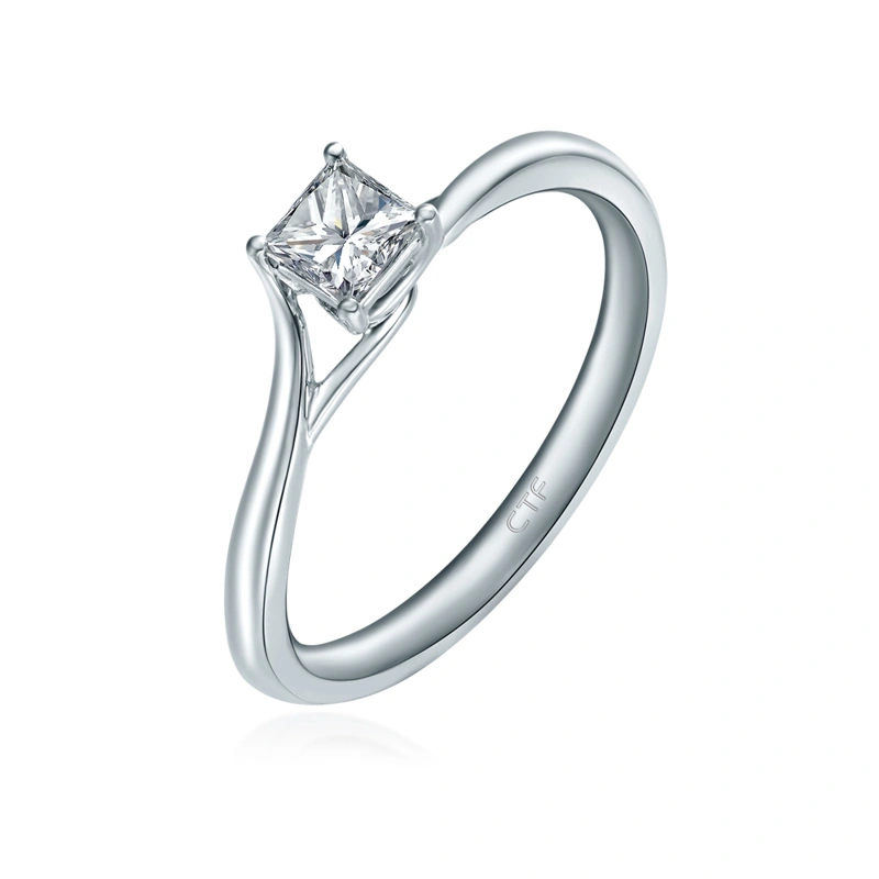 18K/750白色黃金鑲天然鑽石戒指