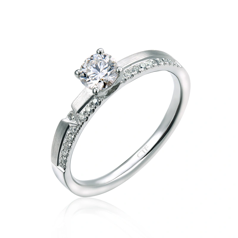 18K/750 White Gold diamond ring