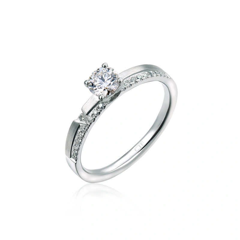 18K/750白色黃金鑲天然鑽石戒指