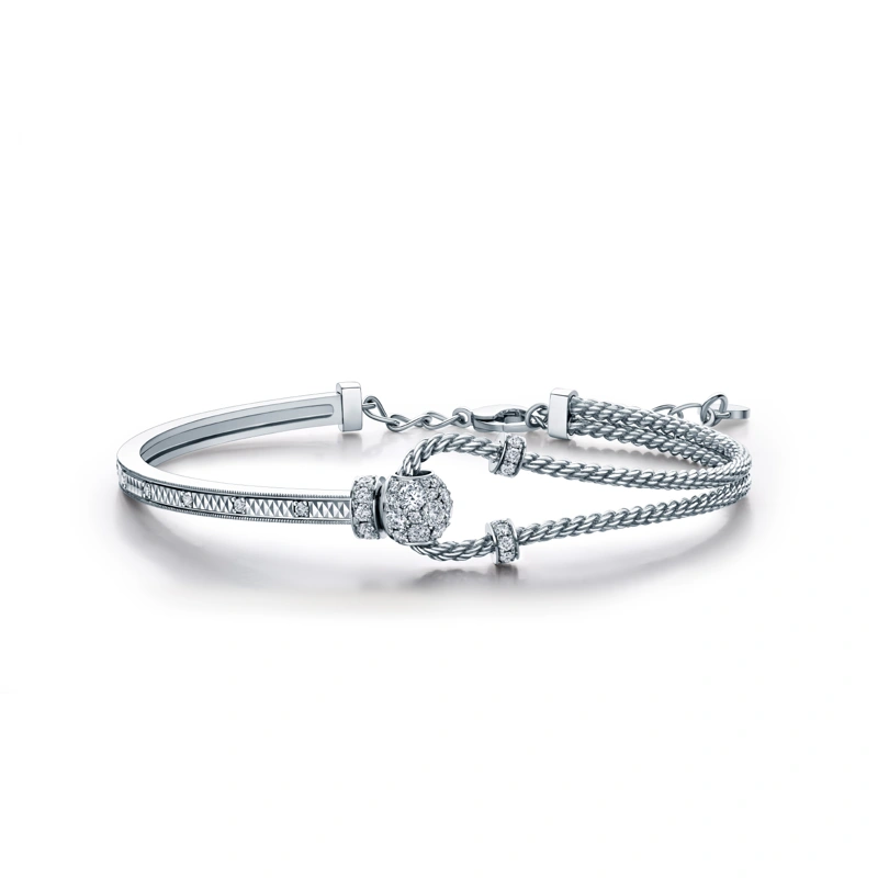 18K/750 White Gold diamond bangle