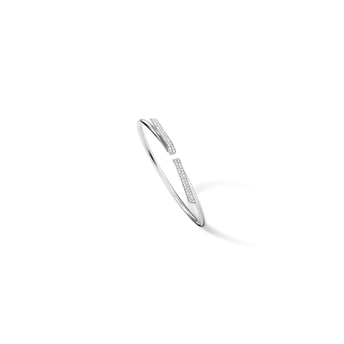 18K/750 White Gold diamond bangle